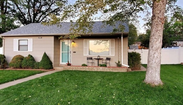 Mountain View 3 Bed - 2 Bath Freshly Remodeled
