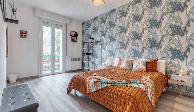 Music room with shared bathroom and private balcony