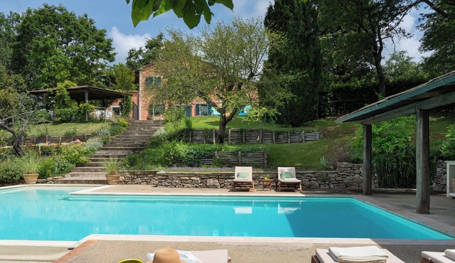New! Casale Volare, Stylish Tuscany Farmhouse with House Chef,Pool, Pet Friendly, Thermal Baths