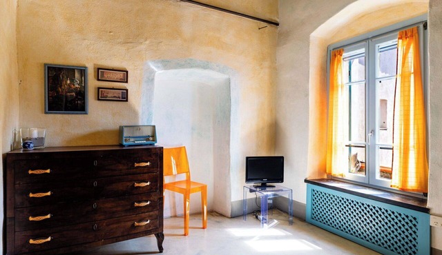Nice apartment in villa for 4 people with WIFI, terrace, pets allowed and panoramic view