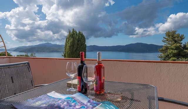 Nice apartment for 2 guests with WIFI, TV and patio