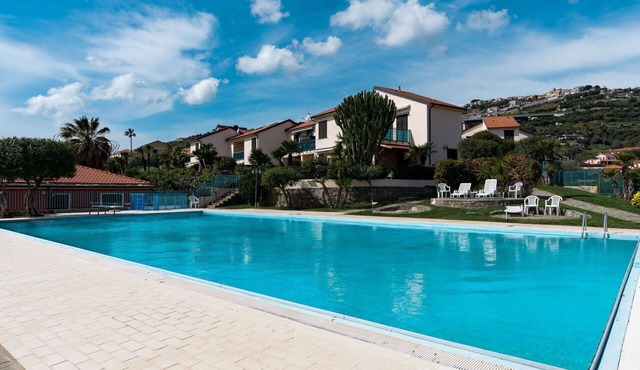 Nice apartment for 4 people with pool, WIFI, TV, terrace and pets allowed