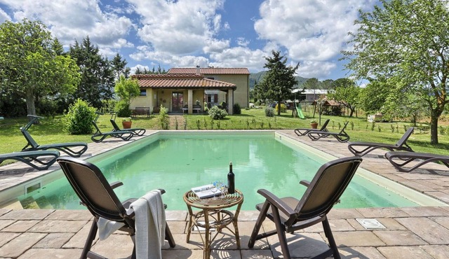 Nice apartment for 5 guests with pool, WIFI, TV, patio, panoramic view and parking