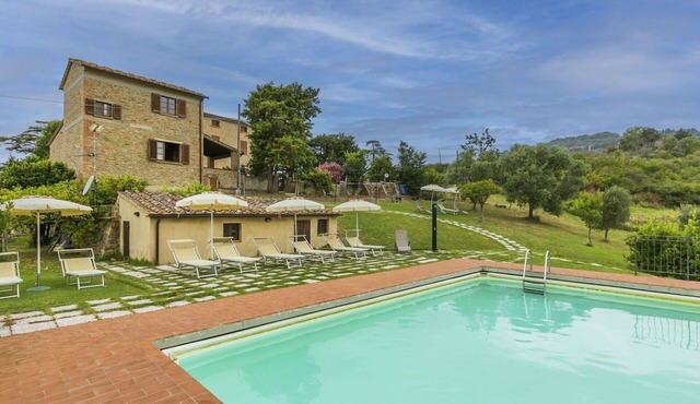 Nice apartment for 5 people with pool, WIFI, TV, terrace and pets allowed