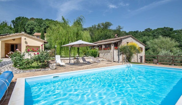 Nice apartment for 5 people with WIFI, pool, A/C and TV