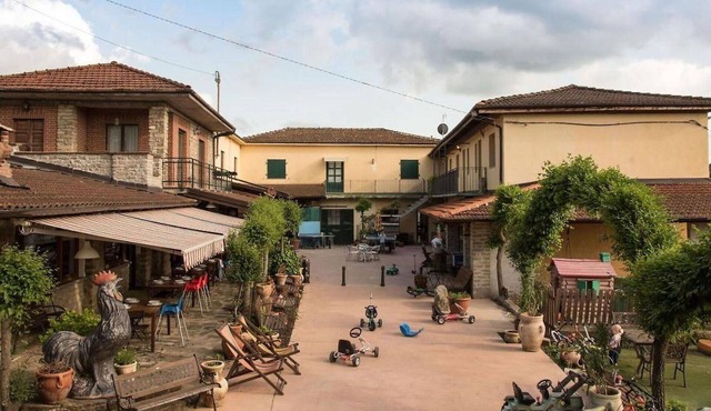 Nice apartment for 6 people with WIFI, pool, TV, terrace and pets allowed