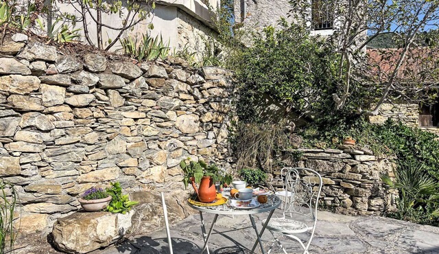 Nice apartment for 6 guests with WIFI, TV, terrace and pets allowed