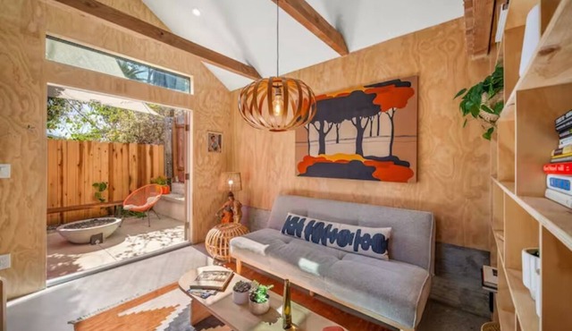 Oasis in the Los Angeles Hills - Highland Park