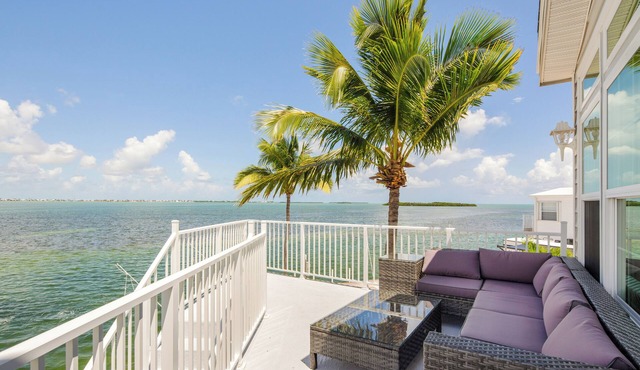 Oceanfront 2BR Retreat - 35' Dock, Sunrise Views, Boater's Paradise