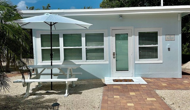 PALM COTTAGE - Sleeps 4 summer fun .lobster season.