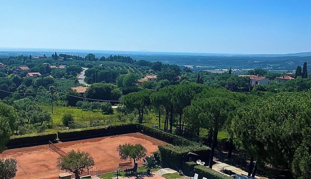 Panoramic Penthouse Residence "La Villa" with swimming pool, tennis court, park