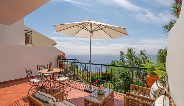 Panoramic views of sea | Moradia Falesia