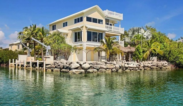 Paradise Views: Oceanfront/Boating