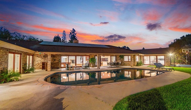 PARK LANE VILLA - BASKETBALL COURT - VIEWS-POOL