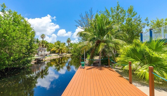 Peaceful Canal Retreat - Private Dock, Tropical Breezes, Relaxing Keys Living