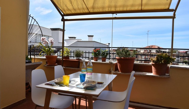 Penthouse with two terraces, Anzio center, a few steps from the beach.