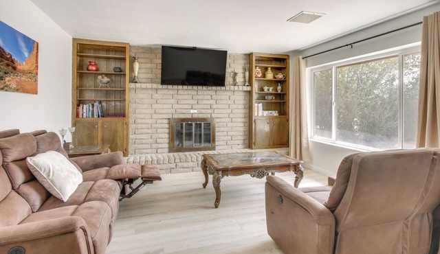 Pet-Friendly Ridgecrest Home Near OHV Trails!
