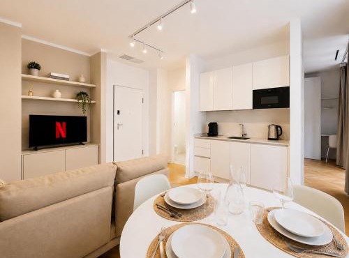 Piazza Dante Luxury Suite - Design & View of the Center
