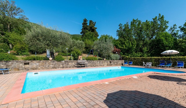 Pierle Cuiano Villa: Mountain Views, Private Pool & Wi-Fi in Agriturismo