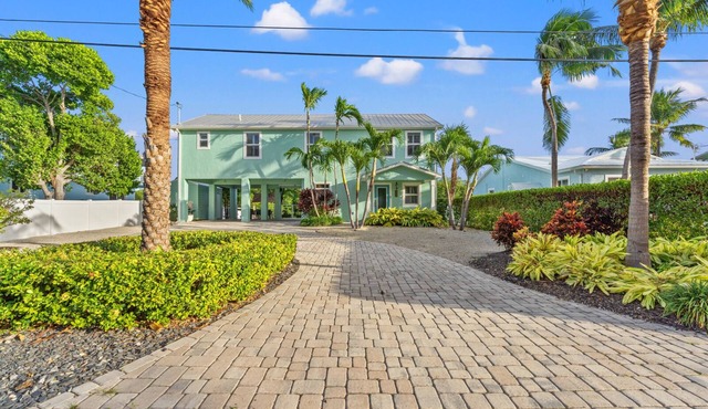 Pool Home in Venetian Shores