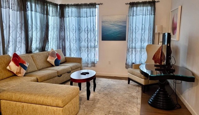 Premier 2-bedroom in beautiful Los Angeles