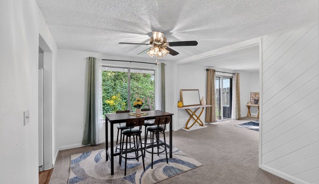 Quiet Gresham Home – Columbia Gorge & Mt Hood in Gresham