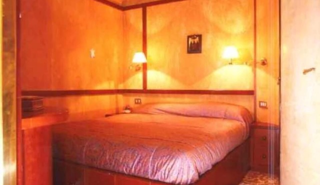 Refined apartment in the city center with luxury finishing. Romantic Apartment.