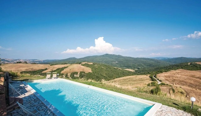 Refined Home W/Pool, Stunning View, and Relaxing