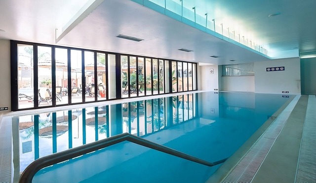 Relax and Unwind! Modern 1BR Unit with Kitchen, Free Parking, 3 Onsite Pool!