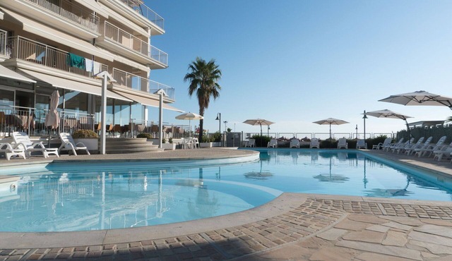 Residence Roseto, Pool, Seaview, Abruzzo - Bilo