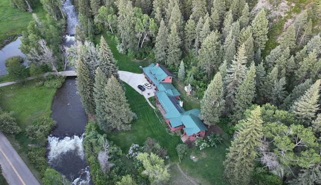 Riverfront (600 feet), 3.65 Acres, Park Like Setting - 2 Bedroom