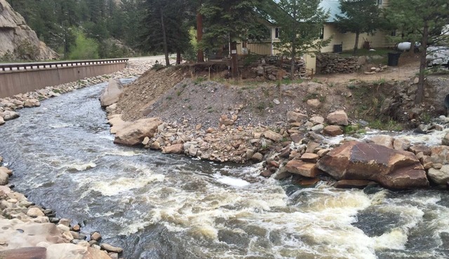 Riverfront house on large property - Monthly rental May to September