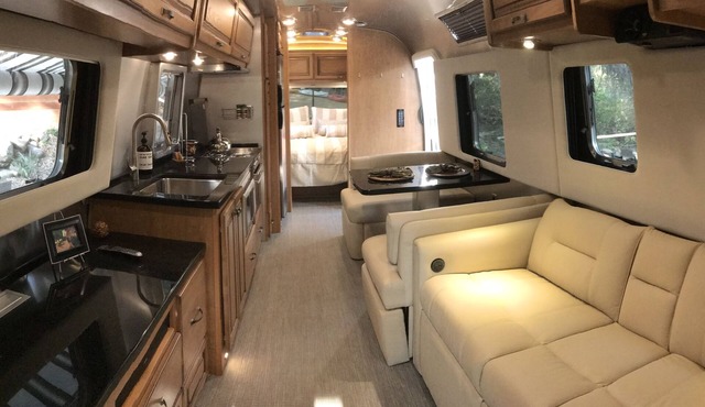 RIVERFRONT Lush&Lux AIRSTREAM Cabin Stunning Views