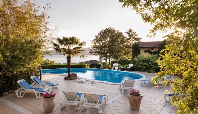Romantic Cottage Rosa with a stunning lake-view terrace, pool and WIFI near Rome