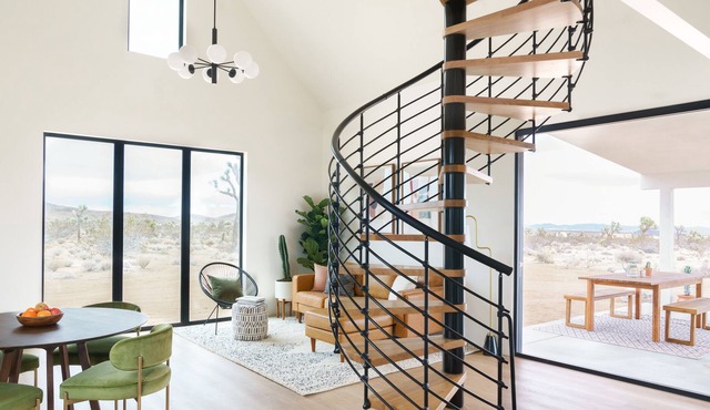 Romantic Desert Getaway w/ hot tub, stargazing and 5 acres of VIEWS!
