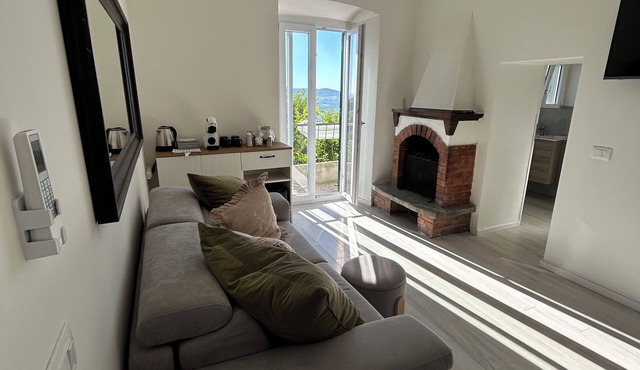 Romantic retreat with a private panoramic terrace near the Saturnia Hot Springs
