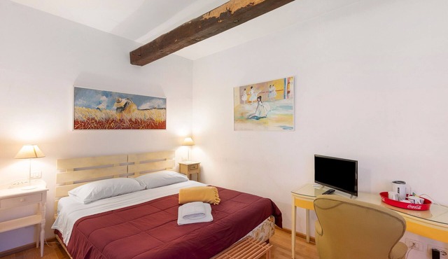 Room 'Bianca' with Mountain View, Wi-Fi and Air Conditioning