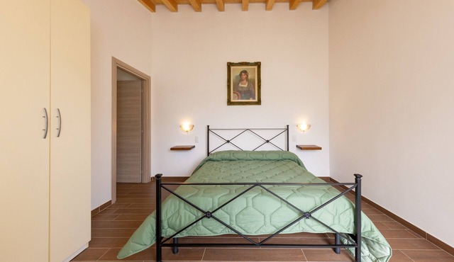 Room 'Camera 2' with Shared Pool, Shared Garden and Air Conditioning