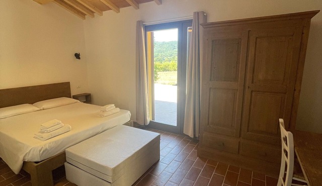 Room 'Santa Lorica - Camera 20' with Shared Pool, Wi-Fi and Air Conditioning