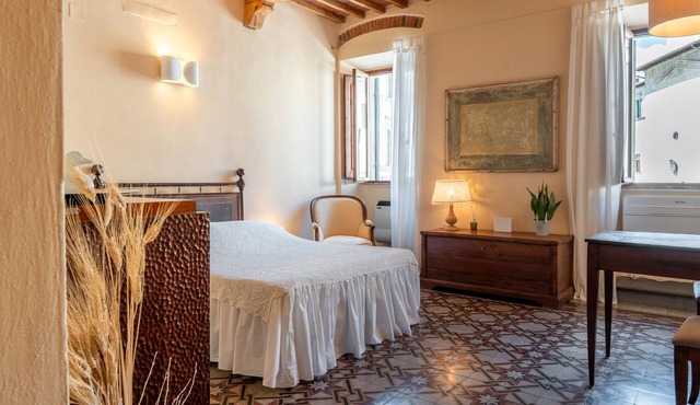 Room 'Stanza Della Guglia' with Wi-Fi and Air Conditioning