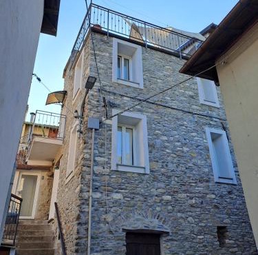 Rustico in pietra 16mo secolo