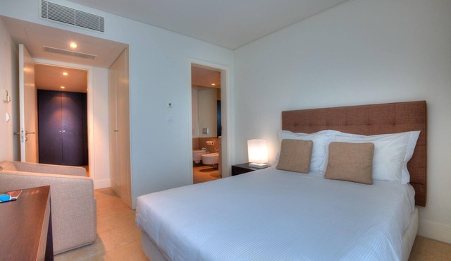 Sado River Charm: 2 Studio Apartments w/ Kitchens, Kid Friendly & Free Parking!