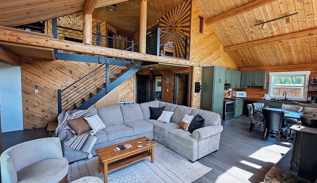 Sasquatch Lodge - Your perfect adventure basecamp in a historic mining town.