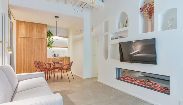 Scarlet Charming Home with Carruggio View in the Heart of Cinque Terre, Vernazza