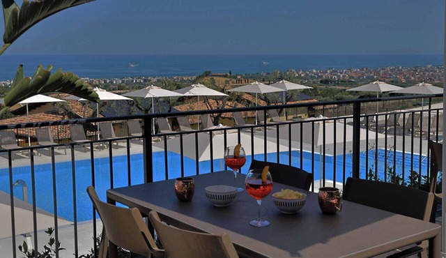 Sea View apartment by Parco Valle Della Civita