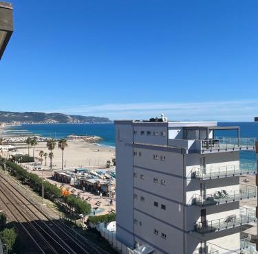 Sea Watch Blue Apt