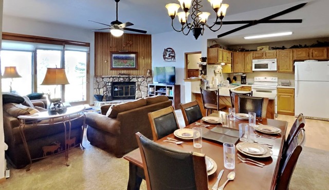 Sensational Mountain décor condo, transforming it into a cozy paradise!
