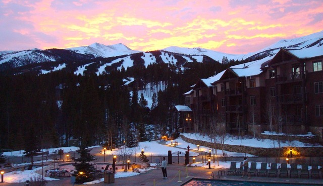 Ski-in Studio at amenity-rich resort. Walk to Beaver Run. Avail 1/28-2/4