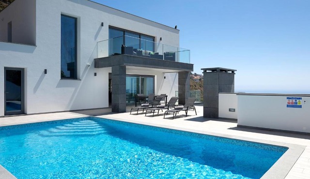 SKYFALL VILLA
