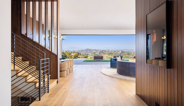 Somera Modern